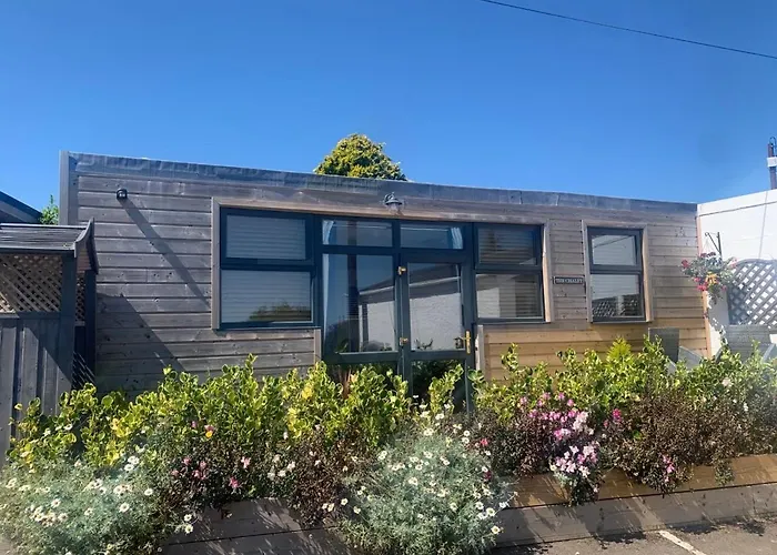 1-Bedroom Chalet With Parking On Site